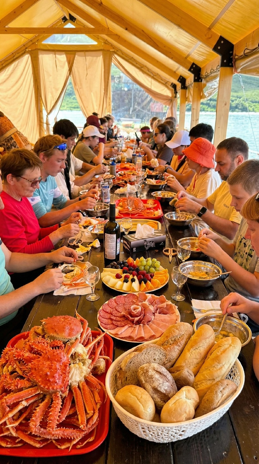 Морская прогулка Остров Старичков с морской рыбалкой и крабовым сафари - морские прогулки и экскурсии на Камчатке с Азимут Тур